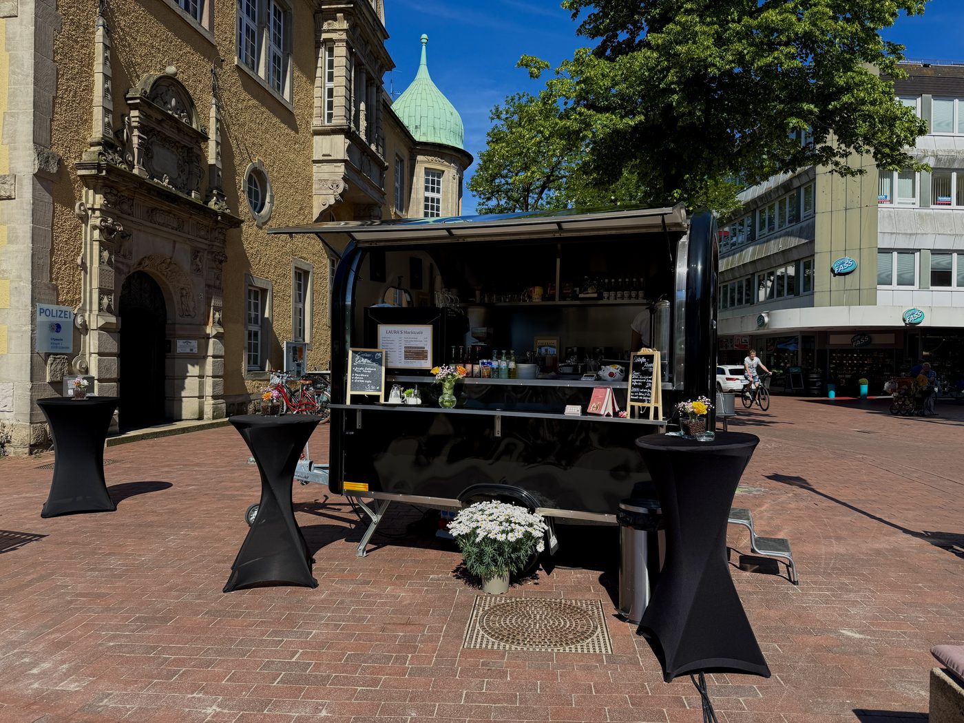 Laura's Kaffeewagen auf dem Wochenmarkt Gütersloh